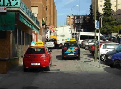 En Alcorcón se pondrán multas a las autoescuelas que circulen por sus calles